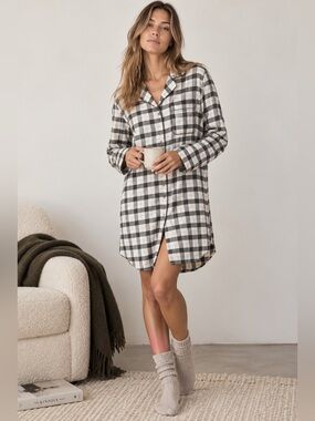 Filson Black and White Women’s pajama dress